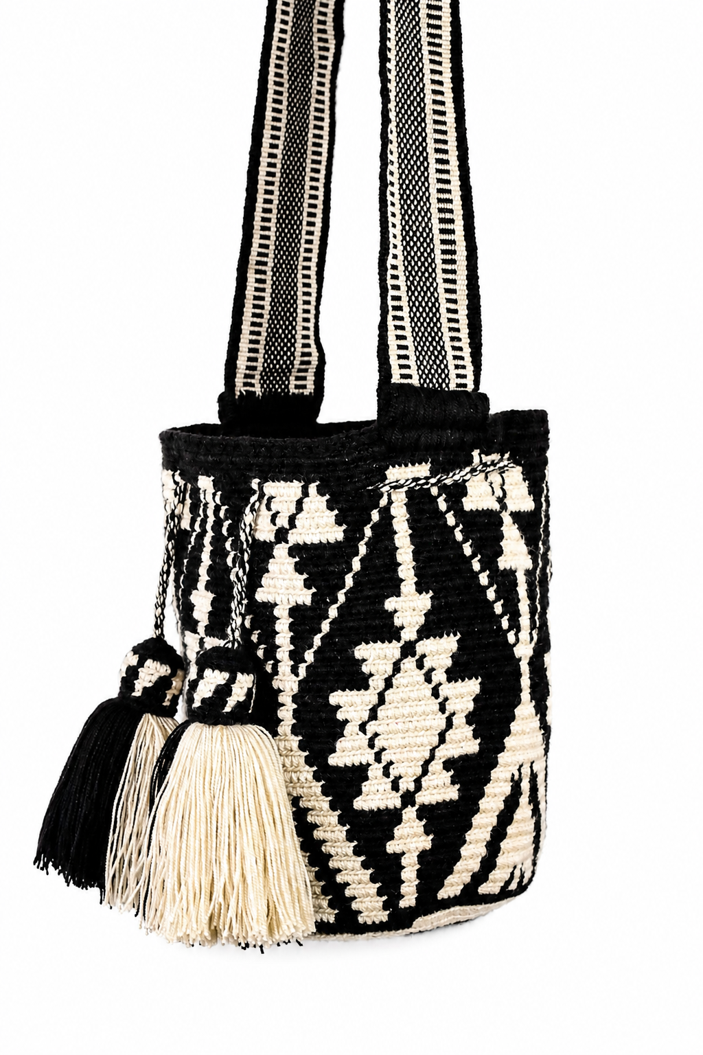 Handmade Wayuu Mochila Bag in Black and Cream Geometric Design