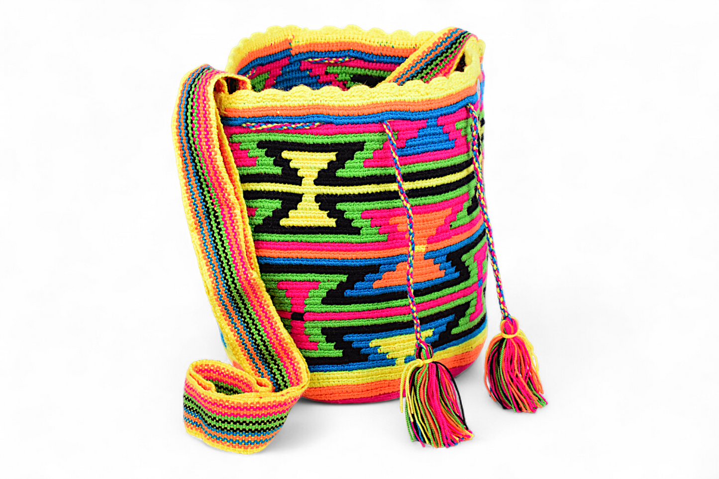 Boho Crochet Bucket Bag with a Vibrant Geometric Design